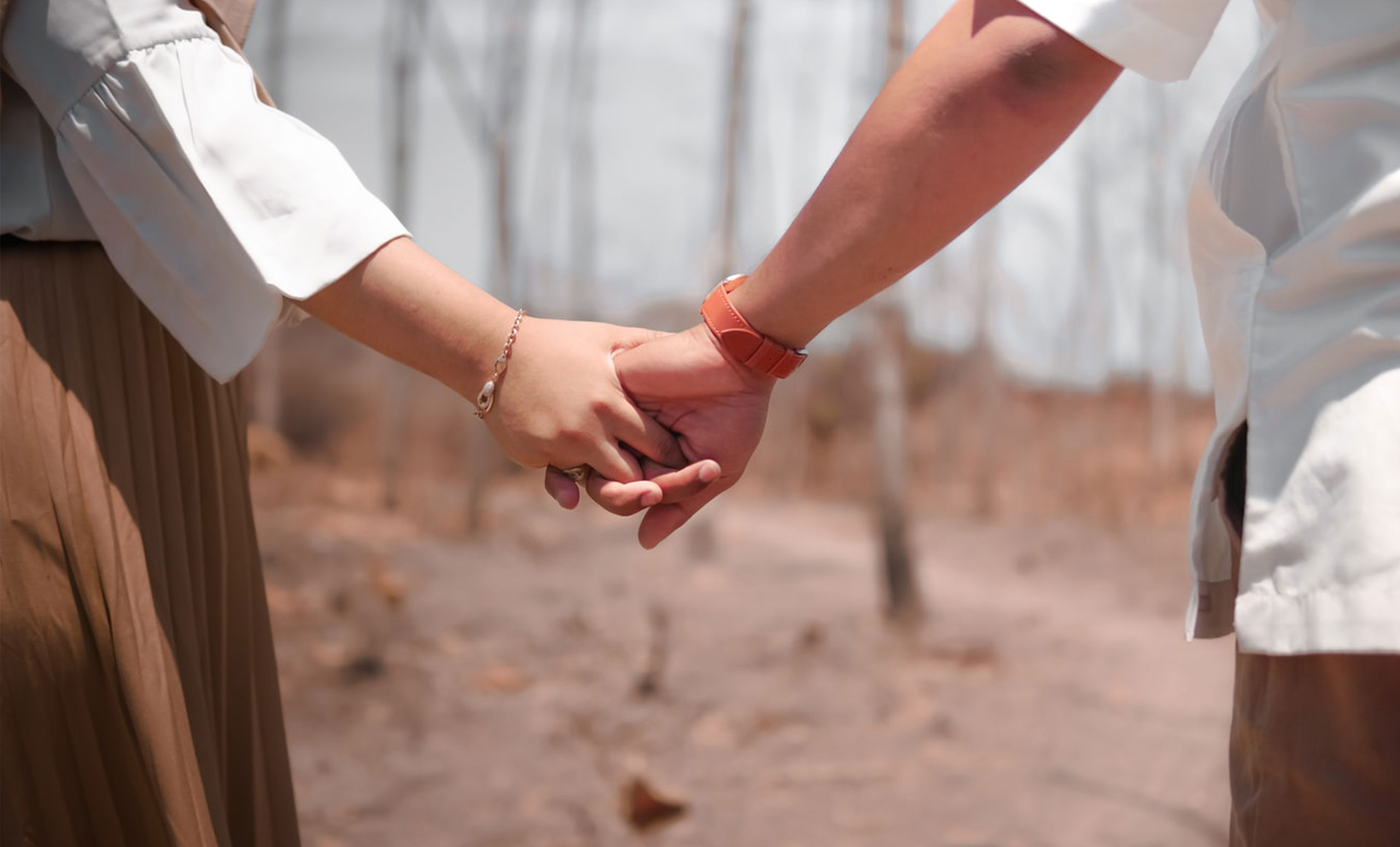 Couple holding hands blog-8